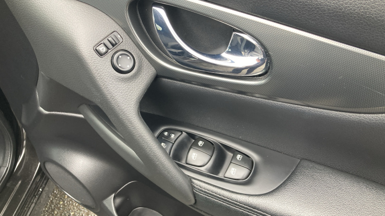 Nissan Qashqai 1.5 dCi 115 N-Connecta 5dr Diesel Hatchback